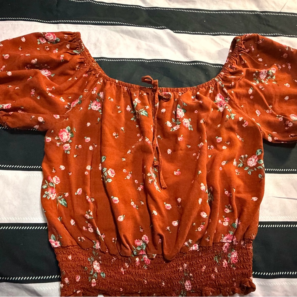 Lark + Grey Floral Rust Peasant Top M